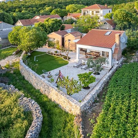 Holiday Home - Villa Thorak Anić Екстериор снимка