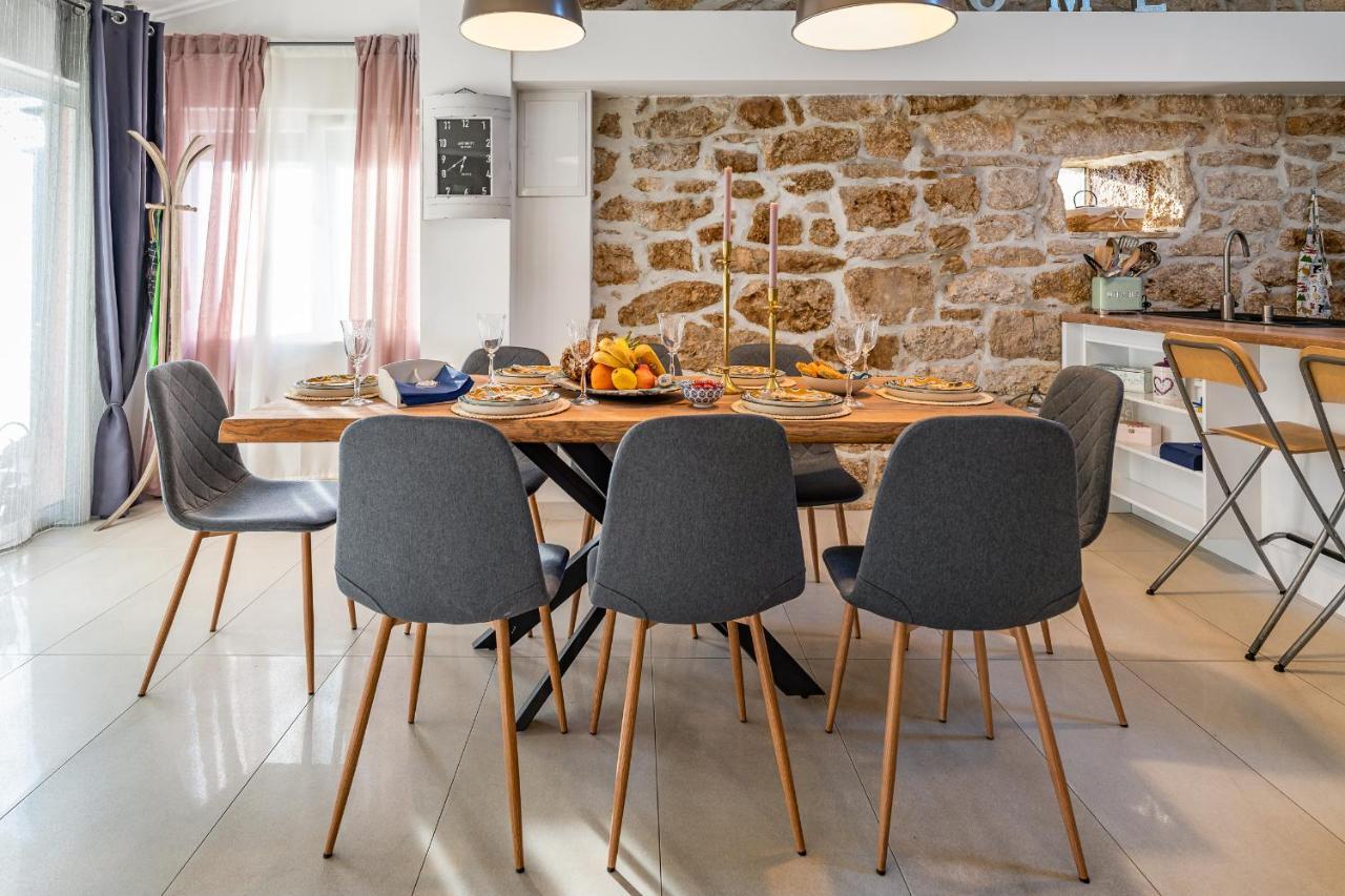 Holiday Home - Villa Thorak Anić Екстериор снимка