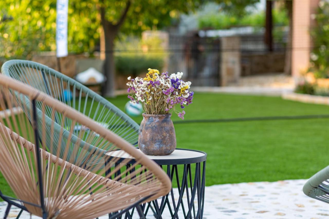 Holiday Home - Villa Thorak Anić Екстериор снимка