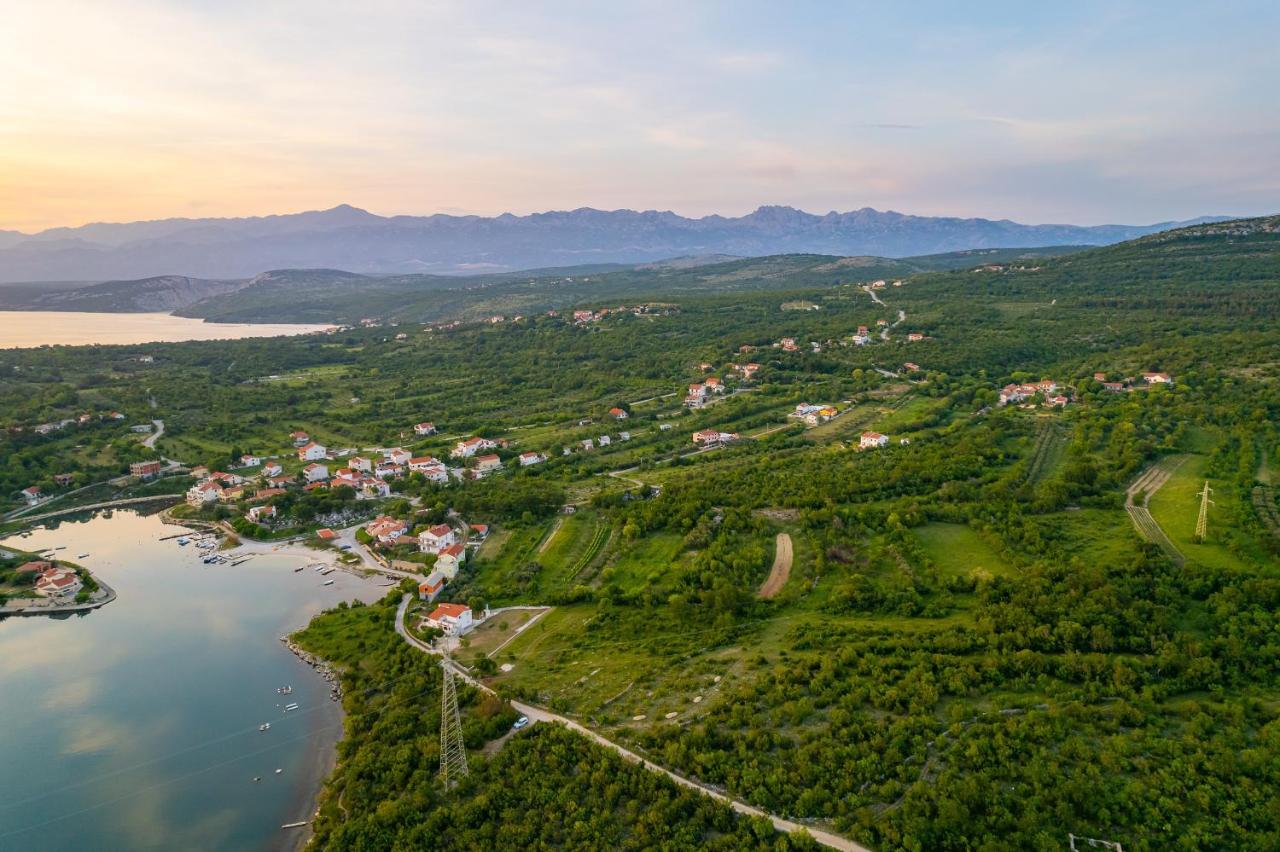 Holiday Home - Villa Thorak Anić Екстериор снимка