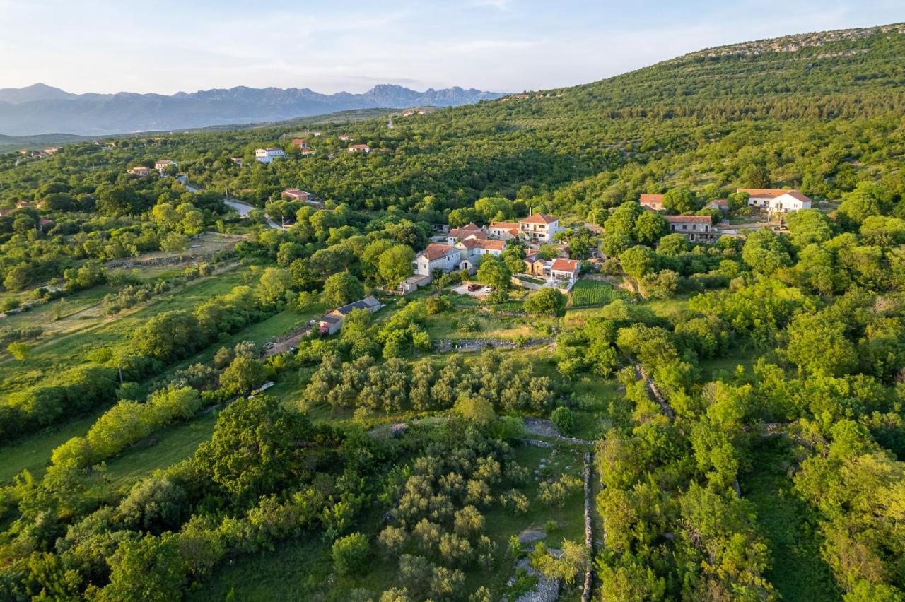 Holiday Home - Villa Thorak Anić Екстериор снимка