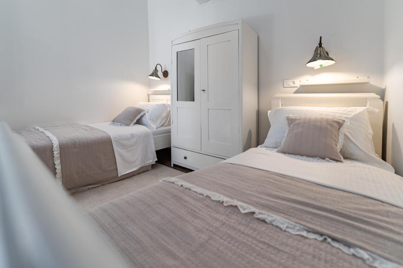 Holiday Home - Villa Thorak Anić Екстериор снимка
