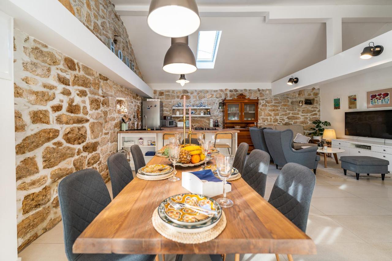 Holiday Home - Villa Thorak Anić Екстериор снимка